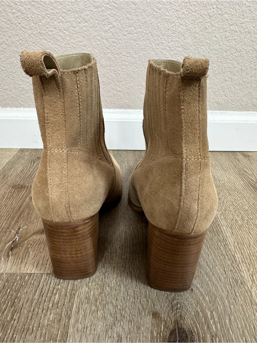 Marc Fisher elastic toe heel
